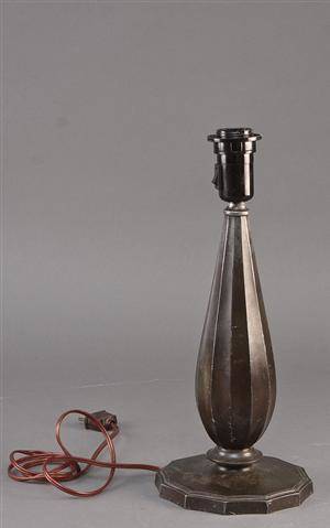 Just Andersen. Bordlampe dessin nr. 2256