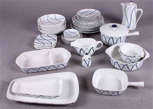 LyngbyDanild. Harlekin service af porcelæn 43
