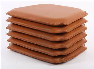 Seks hynder til Wegner´s Ystol. Cognacfarvet læder. 6 