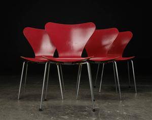 Arne Jacobsen. Sæt på fire Syveren stole, model 3107 4