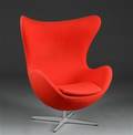 Arne Jacobsen. Lænestol Ægget, model 3316, rød uld 
