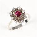 Cocktail ring, 14 kt. hvidguld, brillanter og rubin