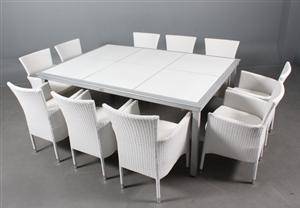 Daneline. Havemøbelsæt. Ti stabelbare stole samt bord med plade i poleret porcelæn. 11