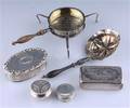 Tesilar samt dosor, silver, Sverige och England, 181900-tal 6
