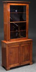 Vitrine af fineret mahogni, 1900-tallets første del