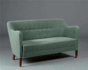 Dansk møbelproducent. To-pers. sofa