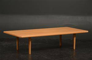 Hans J. Wegner, rektangulært sofabord