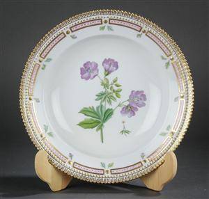 Flora Danica tallerken, porcelæn. Kgl.P.