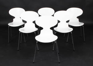 Arne Jacobsen. Sæt på seks stole, model 3101 Myren, Hvidlakerede 6 