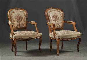 Ett par stolar i rokokostil 2