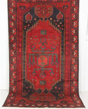 Bakhtiar. Persisk håndknyttet tæppe, 293x162 cm.