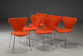 Arne Jacobsen. Seks syverstole, model 3107, rød 6