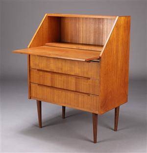 Dansk møbelproducent. Chatol, teaktræ