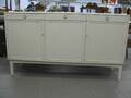 Sideboard, Vitlack
