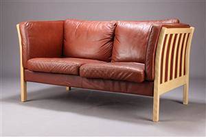 Stouby møbelfabrik. To-pers sofa, brunt læder