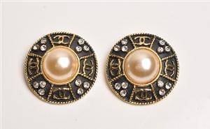 Chanel par vintagebijoux øreclips 2 