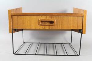 Telefonhylla i teak stringmodell