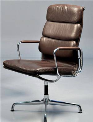 Charles Eames. Armstol, model EA - 212 Soft Pad 