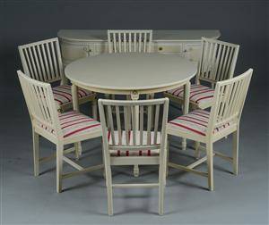 Spisestue af hvidmalet træ. Hepplewhite-stil 8 