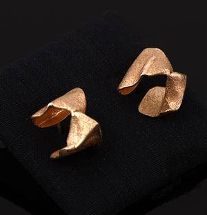 Et par Toftegaard ørestikker af 14 kt. guld 2