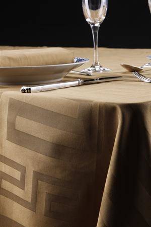 Gaveæske med bordduge og servietter af ægyptisk bomuld i tre farver, 140 x 320 cm, Keops Collection