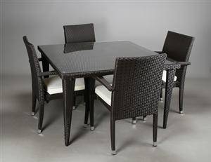 Havemøbelsæt af polyrattan, bord med fire stole, Keops Collection 5