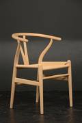 Hans J. Wegner, Y-stol af sæbebehandlet eg, model CH-24. 