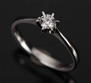 Diamantring, 14 kt hvidguld. 0.19 ct