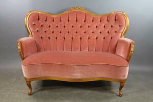 Soffa i rokokostil 