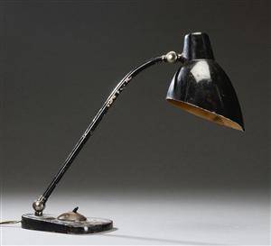 Bordlampe af sortlakeret metal