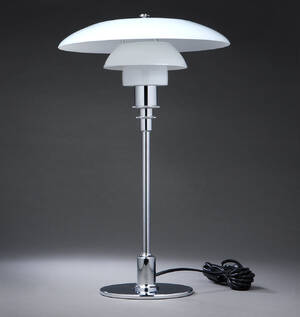Poul Henningsen, PH 32 bordlampe 