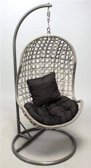 Hængestol med stativ og hyndepude