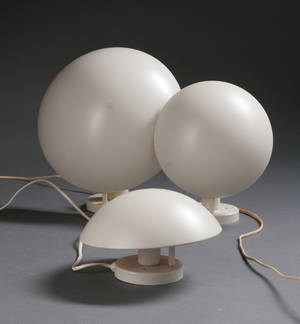 Poul Henningsen 1864-1967. Tre væglamper, model P-Hat 3
