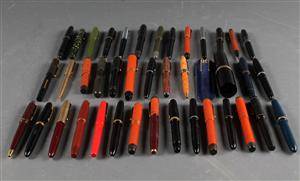 Samling fyldepenne m.m.,42 