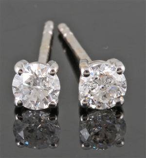 Earrings in 14k set with brilliant cut diamonds 0.52 ct