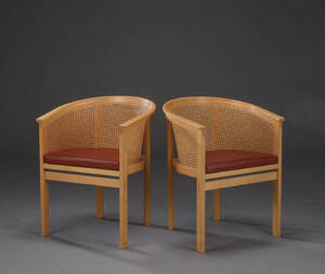 Rud Thygesen  Johnny Sørensen. Par armstole fra Kongeserien, bøg og læder 2 