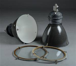 Par Tjekkiske industri pendler, sort emalje, H. 74 cm 2 