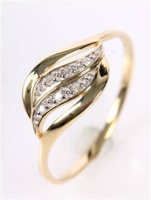 Brillantring, 9 kt. guld, ca. 0,02 ct.