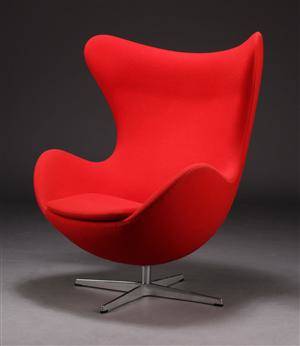 Arne Jacobsen. Ægget. Lænestole, rødt uld