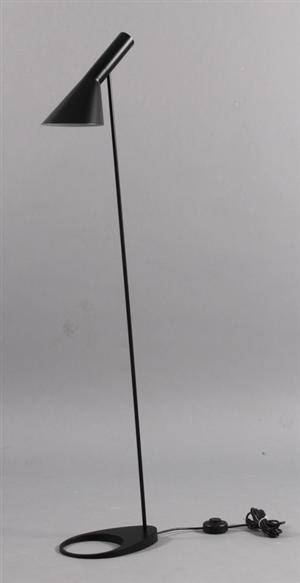 Arne Jacobsen. AJ standerlampe