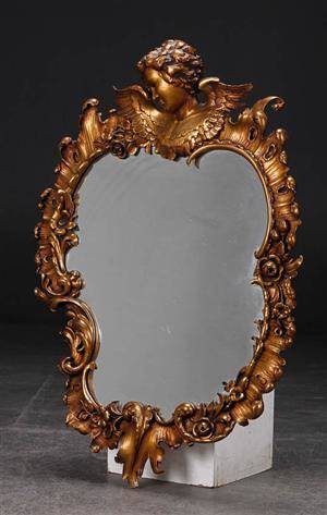 Spejl i ramme af forgyldt træ og gesso, rokokostil, 1900-tallets begyndelse
