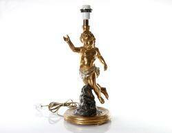 BORDSLAMPA I FORM AV PUTTO