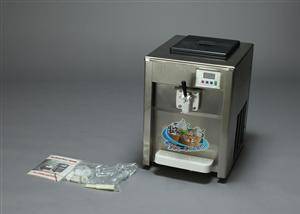 Softicemaskine med tilbehør 