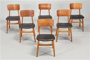 Dansk møbelproducent, 1960erne. Sæt på seks stole af bøg, kopstykker af teak. 6