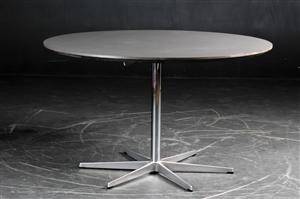 Arne Jacobsen. Cirkulært bord