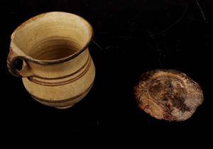 Två terracottföremål, möjligen från antiken 2