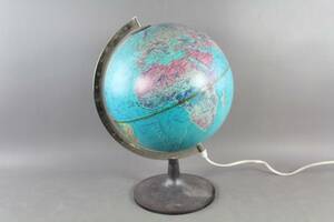 Jordglob med belysning