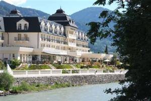 4 Tage Wandern, Wellness  Sonnenschein im Grandhotel Lienz  Tirol Österreich - Grenze zu Italien   in einer Superior Suite für 2 Personen