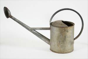 Vattenkanna med stril, Strilo, 1900-talets första hälft