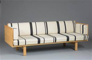 Hans J. Wegner. Sovesofa model GE261, eg